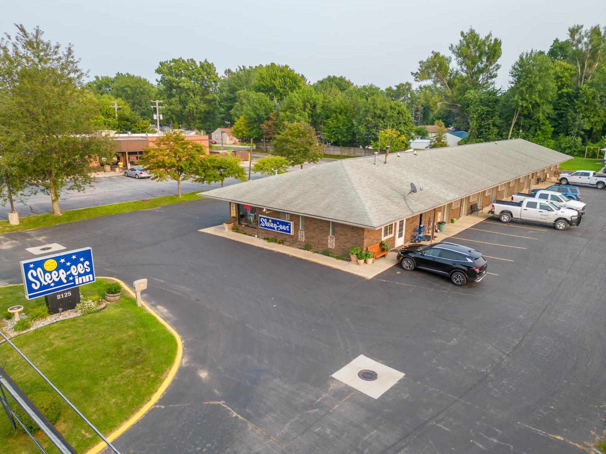 Sleep-Ees Inn, Saginaw & Frankenmuth 외부 사진
