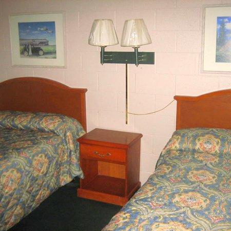 Sleep-Ees Inn, Saginaw & Frankenmuth 객실 사진