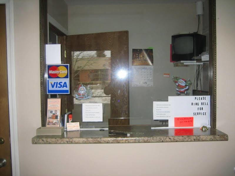 Sleep-Ees Inn, Saginaw & Frankenmuth 외부 사진